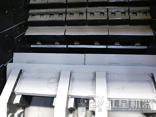 HD鄂式破碎機內(nèi)部部件圖