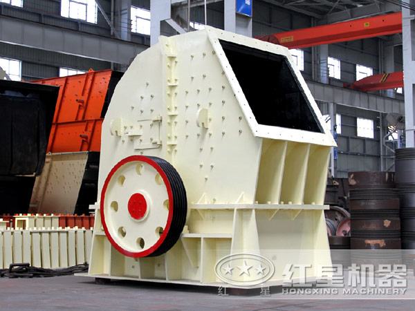 錘式破碎機(jī)圖片