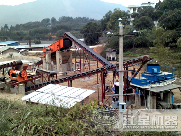 砂石生產(chǎn)現(xiàn)場(chǎng)圖