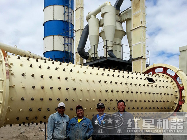球磨機生產(chǎn)現(xiàn)場