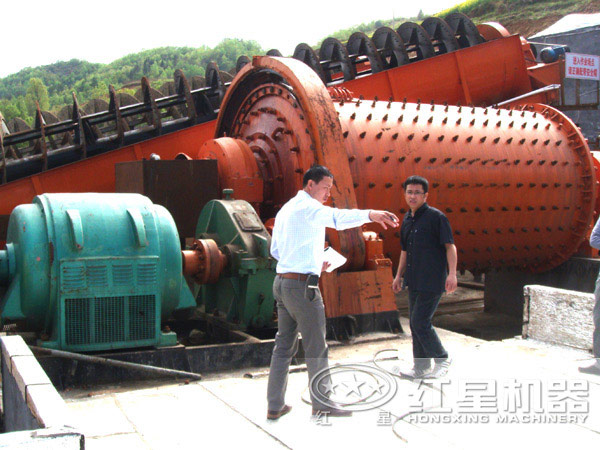 節(jié)能環(huán)保球磨機(jī)生產(chǎn)現(xiàn)場(chǎng)實(shí)拍 節(jié)能環(huán)保球磨機(jī)生產(chǎn)現(xiàn)場(chǎng)實(shí)拍