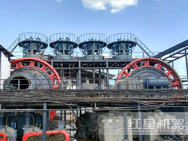 節(jié)能環(huán)保球磨機(jī)生產(chǎn)現(xiàn)場(chǎng)實(shí)拍 節(jié)能環(huán)保球磨機(jī)生產(chǎn)現(xiàn)場(chǎng)實(shí)拍