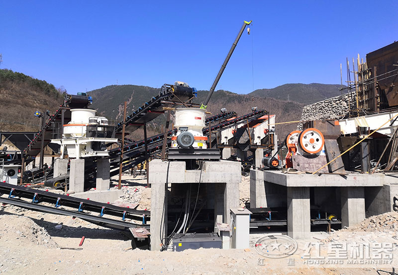 礦山開采現(xiàn)場實拍 礦山開采現(xiàn)場實拍