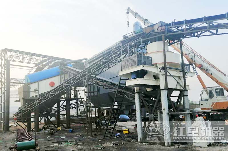 日產(chǎn)2000噸制砂機(jī)生產(chǎn)現(xiàn)場(chǎng)