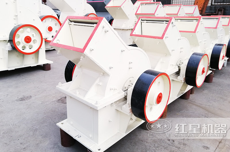 錘式破碎機(jī)現(xiàn)場(chǎng)實(shí)拍圖