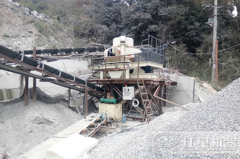 石灰石制砂現(xiàn)場(chǎng) 石灰石制砂現(xiàn)場(chǎng)