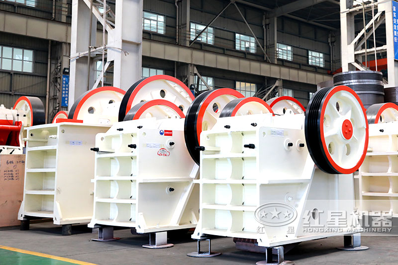 顎式破碎機(jī)車間實(shí)拍圖 顎式破碎機(jī)車間實(shí)拍圖