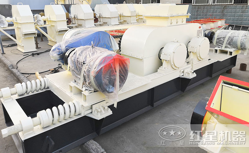 對輥機(jī)現(xiàn)場實(shí)拍圖 對輥機(jī)現(xiàn)場實(shí)拍圖