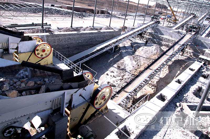 石料粉碎設(shè)備作業(yè)現(xiàn)場 石料粉碎設(shè)備作業(yè)現(xiàn)場