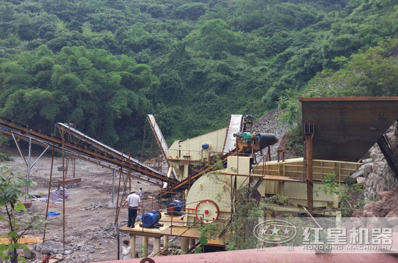 一次成型碎石生產(chǎn)線現(xiàn)場 一次成型碎石生產(chǎn)線現(xiàn)場