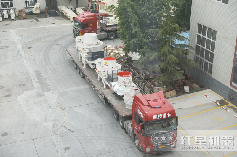 整套粉煤灰磨粉機(jī)設(shè)備裝車發(fā)貨中 整套粉煤灰磨粉機(jī)設(shè)備裝車發(fā)貨中