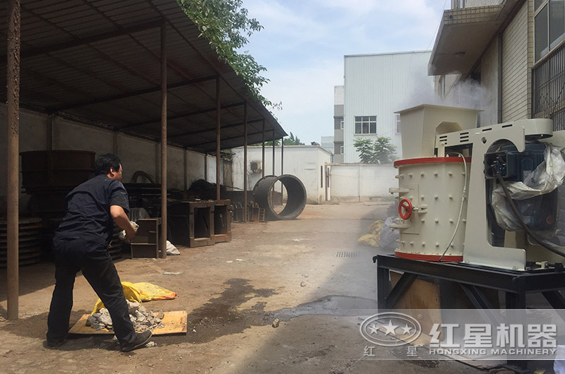 復(fù)合式破碎機物料試機 復(fù)合式破碎機物料試機