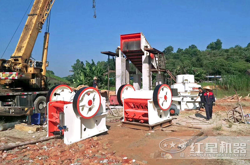 磚渣鄂破生產(chǎn)現(xiàn)場實(shí)拍