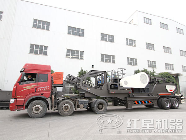 輪胎式移動(dòng)破碎站發(fā)貨了