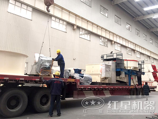 石灰石制砂機(jī)裝車、發(fā)貨