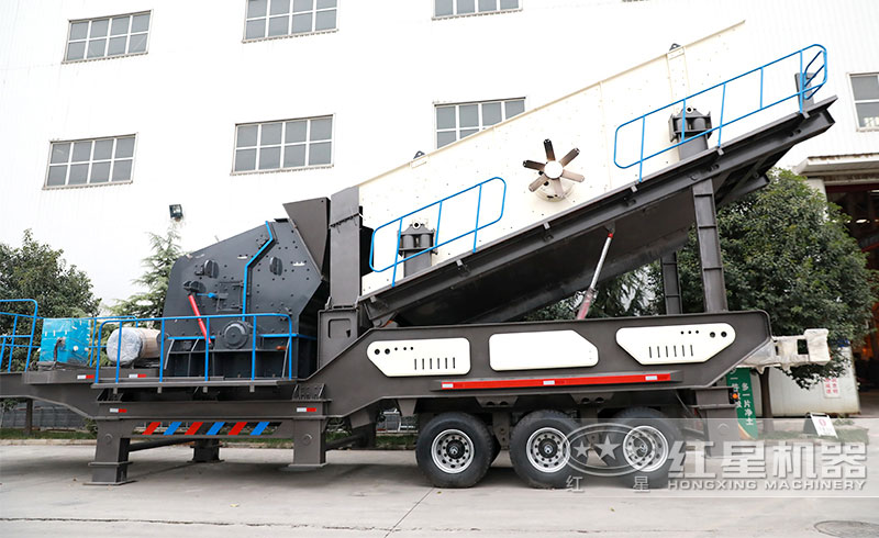 車載式移動反擊破碎機(jī)實(shí)拍圖