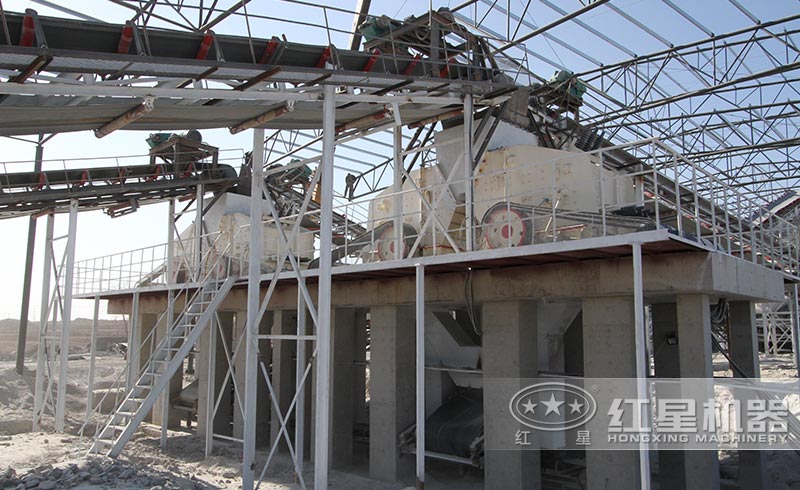 大型反擊式破碎機(jī) 大型反擊式破碎機(jī)