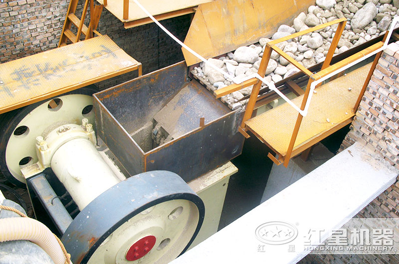 顎式破碎機(jī)細(xì)節(jié)圖