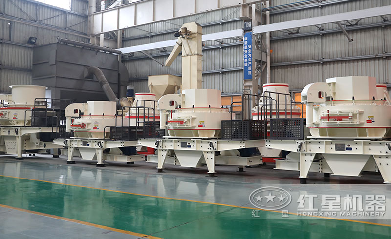 時(shí)產(chǎn)800方制砂機(jī)車間一角