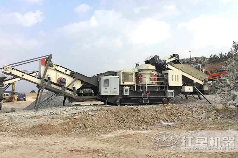 山東客戶履帶式移動(dòng)破碎站現(xiàn)場(chǎng)