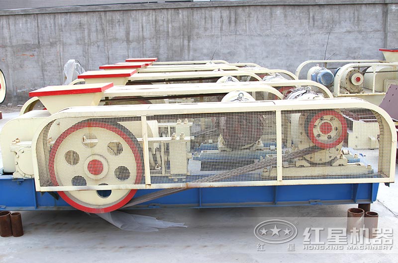 對(duì)輥式制砂機(jī)