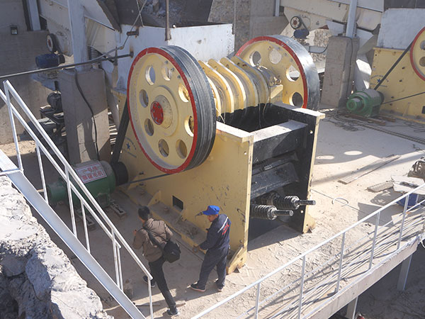 碎石機(jī)一套下來(lái)要多錢(qián)？一天能碎多少?lài)崳? />
                </a>
                <div   id=