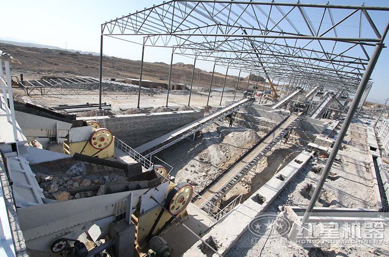 顎式破碎機(jī)作業(yè)現(xiàn)場(chǎng)圖 顎式破碎機(jī)作業(yè)現(xiàn)場(chǎng)圖