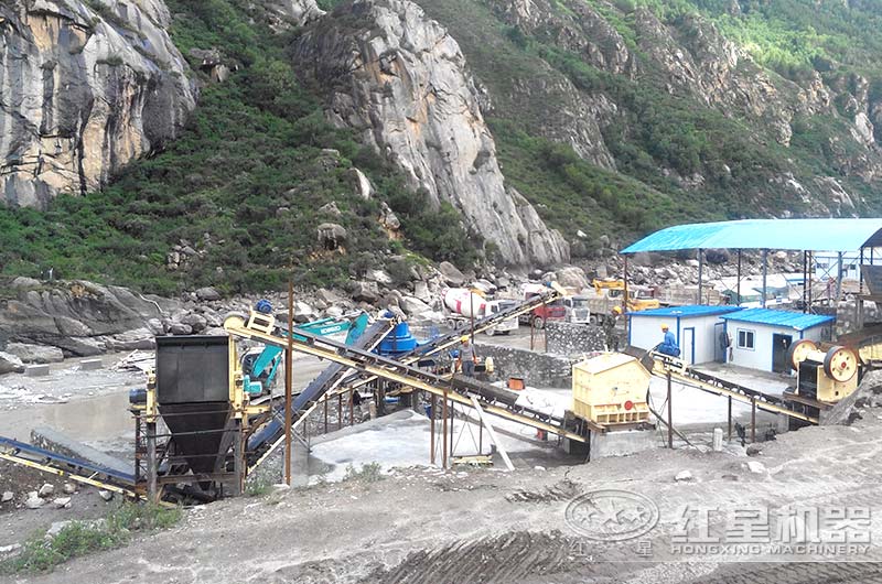 時(shí)產(chǎn)200噸石頭碎沙生產(chǎn)現(xiàn)場(chǎng)圖 時(shí)產(chǎn)200噸石頭碎沙生產(chǎn)現(xiàn)場(chǎng)圖