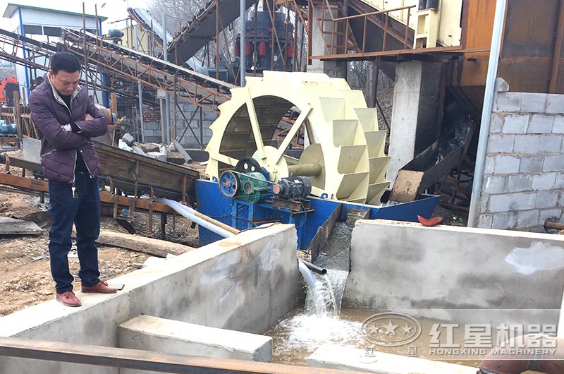 洗砂機(jī)作業(yè)圖 洗砂機(jī)作業(yè)圖