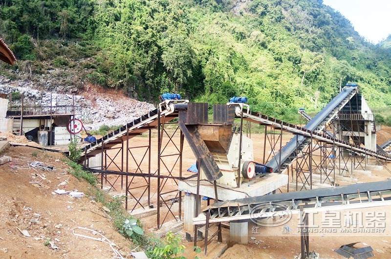 時產200噸石英砂反擊碎石機生產現(xiàn)場