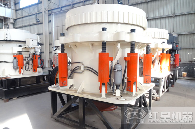 圖3:圓錐式破碎石子機(jī) 圖3:圓錐式破碎石子機(jī)