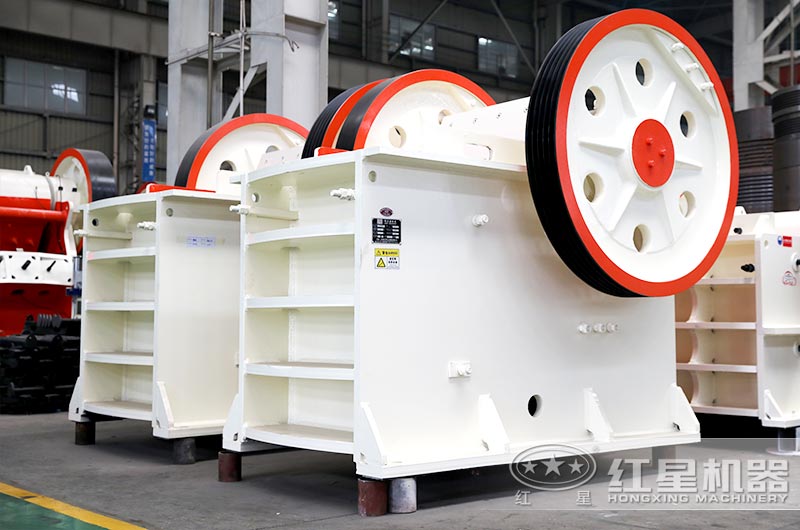 中小型顎式粉碎機廠區(qū)產品直拍圖