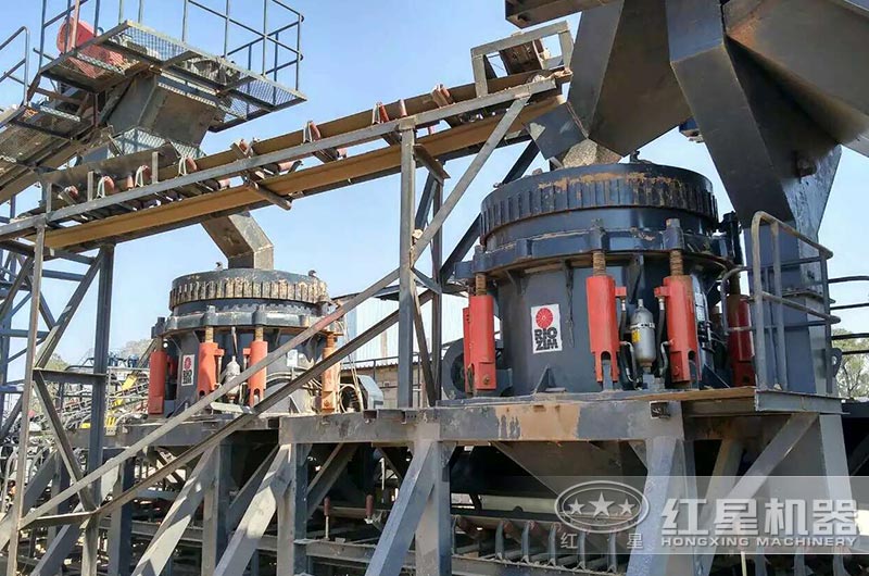 該大型碎石機(jī)生產(chǎn)線使用兩臺(tái)圓錐破投資成本大概在300萬 該大型碎石機(jī)生產(chǎn)線使用兩臺(tái)圓錐破投資成本大概在300萬