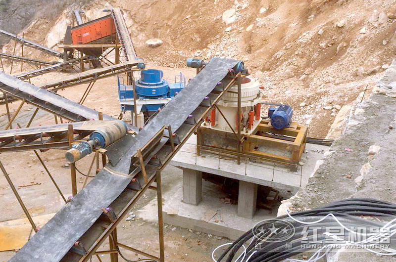 時(shí)產(chǎn)200噸石料生產(chǎn)現(xiàn)場(chǎng)