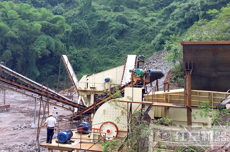 錘式打砂機(jī)生產(chǎn)現(xiàn)場 錘式打砂機(jī)生產(chǎn)現(xiàn)場