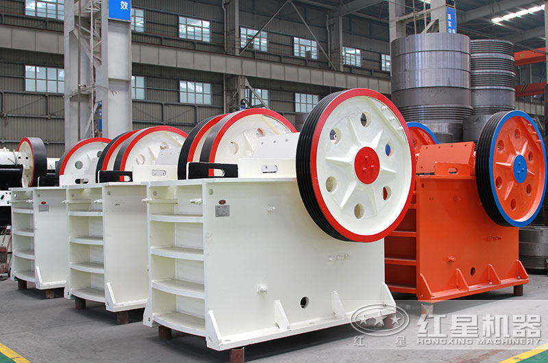 石英石初破設(shè)備，鄂式破碎機(jī)