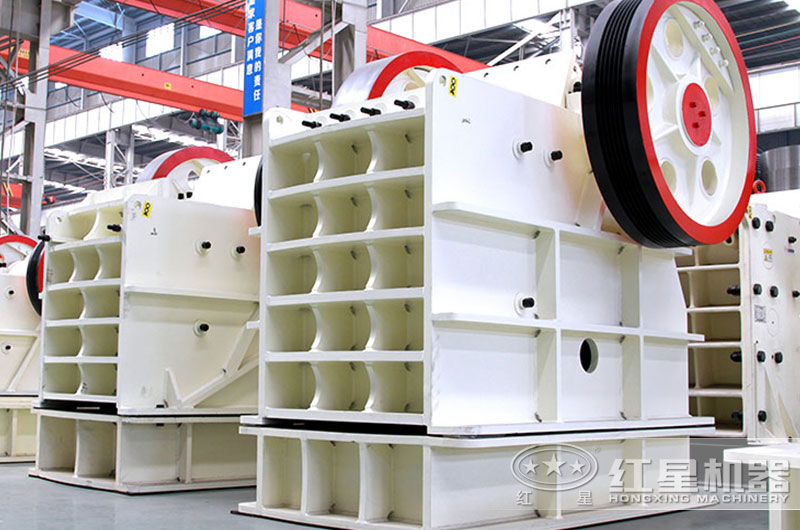 大型顎式破碎機(jī)車(chē)間實(shí)拍圖 大型顎式破碎機(jī)車(chē)間實(shí)拍圖