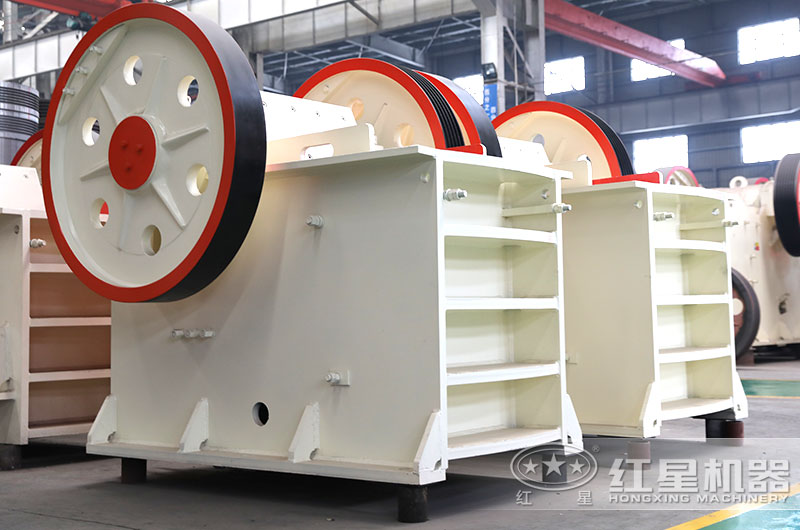 顎式破碎機(jī)車間實(shí)拍圖 顎式破碎機(jī)車間實(shí)拍圖