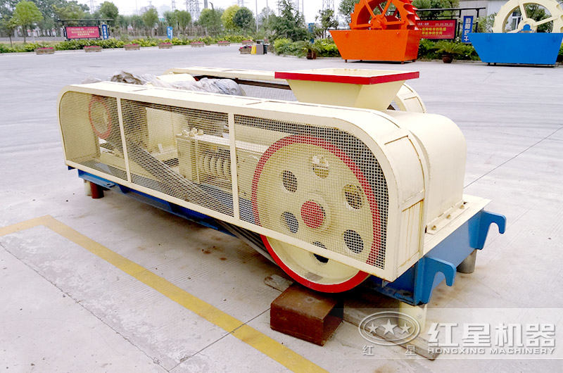 對(duì)輥式制砂機(jī)廠區(qū)實(shí)拍圖 對(duì)輥式制砂機(jī)廠區(qū)實(shí)拍圖