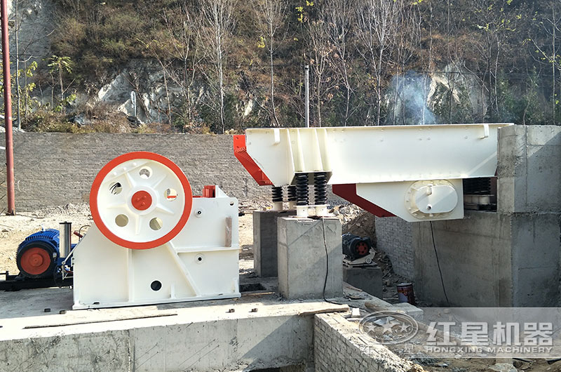 廢舊玻璃加工設(shè)備生產(chǎn)現(xiàn)場(chǎng)