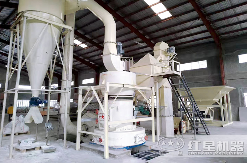 雷蒙磨粉機(jī)生產(chǎn)現(xiàn)場