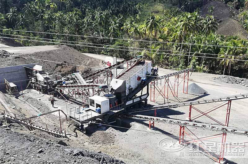 移動(dòng)機(jī)制砂生產(chǎn)線，多臺(tái)聯(lián)合作業(yè)