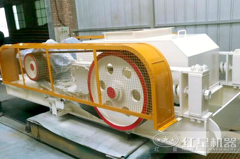 對輥式破碎機（有現(xiàn)貨）