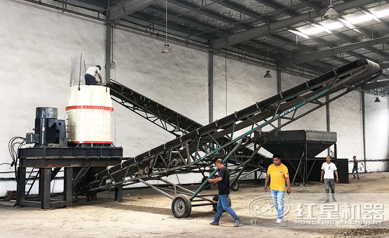 復(fù)合制砂機(jī)現(xiàn)場 復(fù)合制砂機(jī)現(xiàn)場