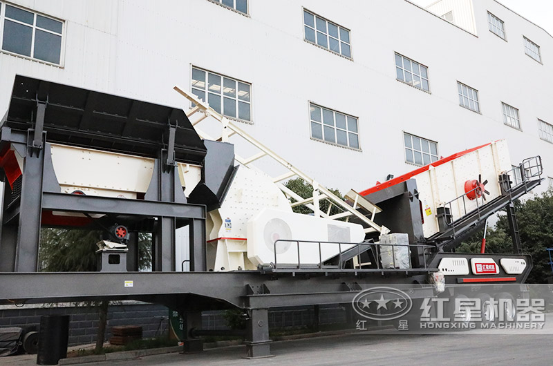 中型流動(dòng)碎石機(jī)——搭配重錘式破碎機(jī)